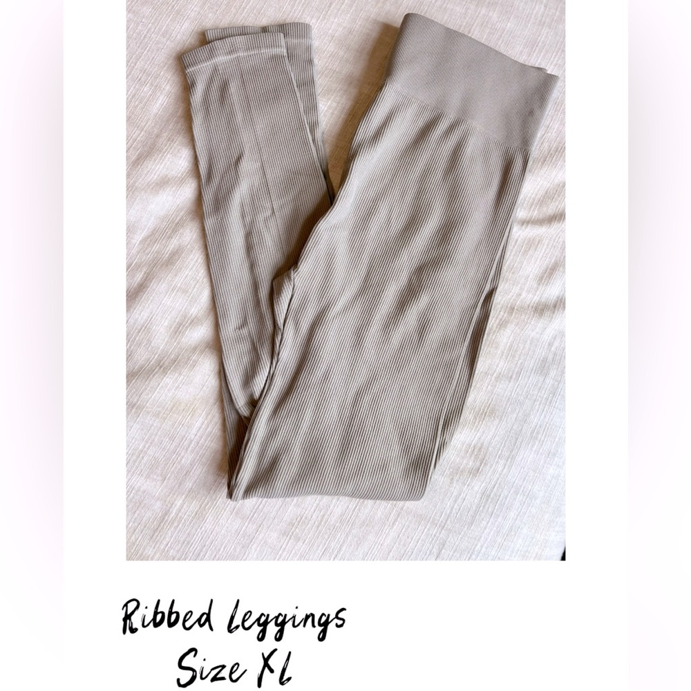 Ribbed Leggings